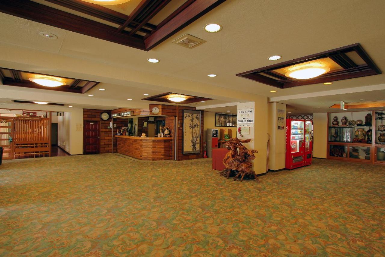Hotel Araragi Яманути Экстерьер фото